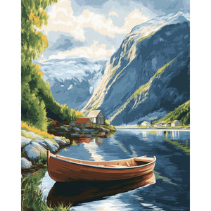 Boot bij de Geirangerfjord in Noorwegen